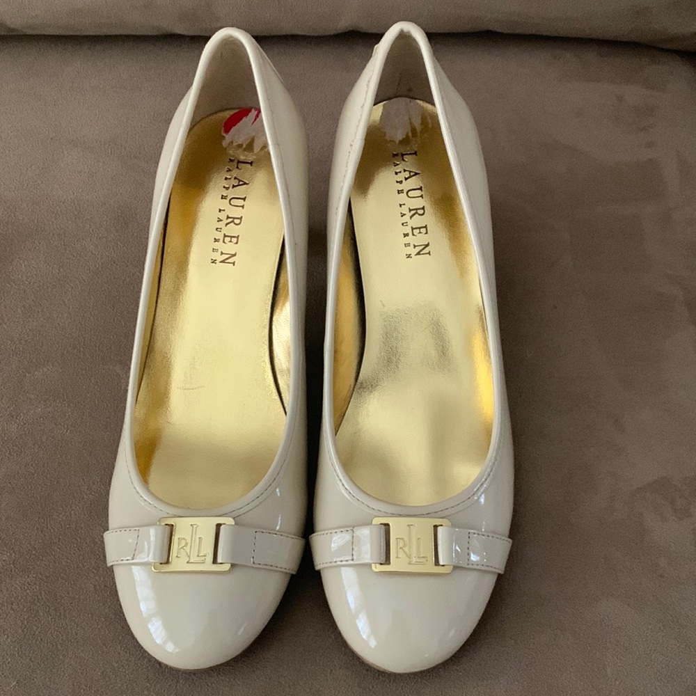 NWOT Ralph Lauren Tan Heels size 6